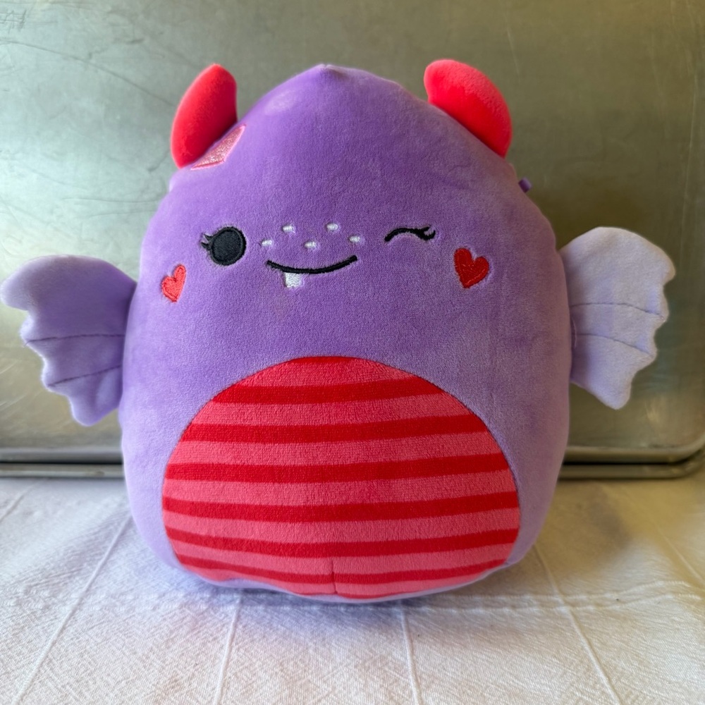 Squishmallow- Atwater the monster Valentines edition 8" plushie stuffie
